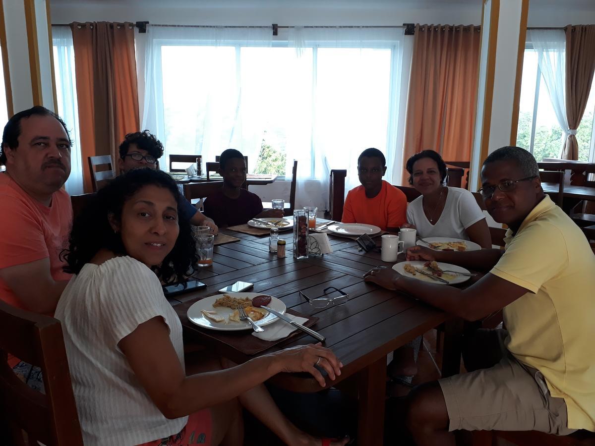 Figaro Hotel Samana Экстерьер фото